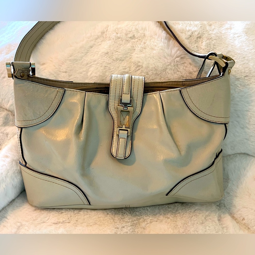 Absolutely gorgeous Etienne Aigner purse